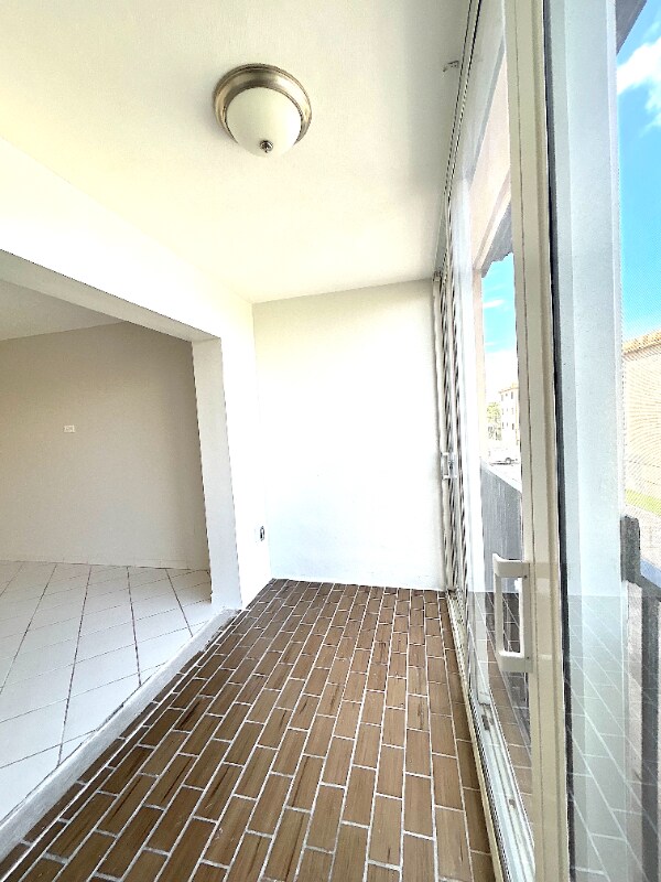 Foto del edificio - 1855 W 60th St