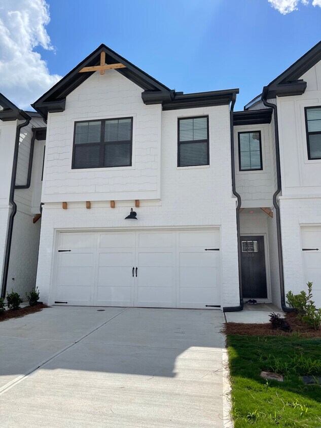 Primary Photo - 203 Auburn Crossing Dr