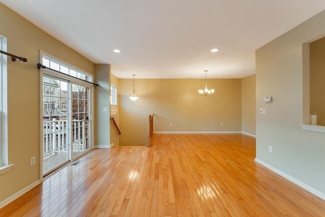 Photo - 6 Carpenter Ct Townhome