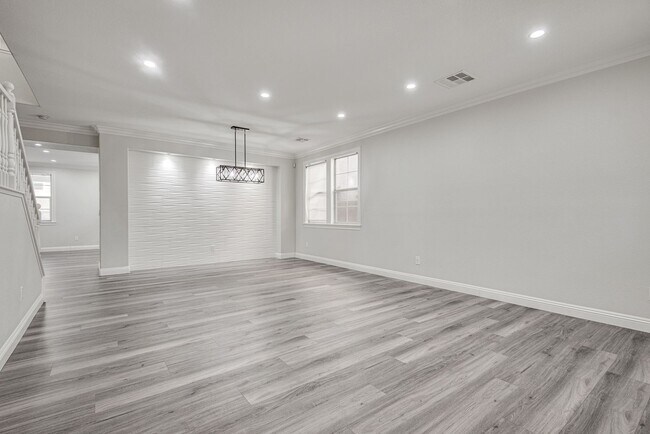 Foto del edificio - Spacious Family Home with Pool & 3-Car Garage in the Heart of North Las Vegas