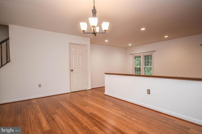 Building Photo - 2816 Kelly Square