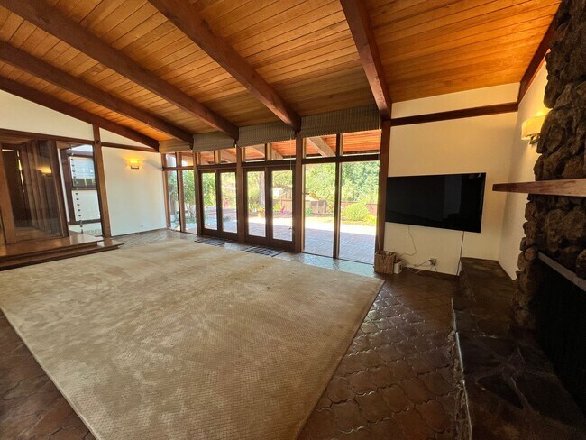 Building Photo - SPACIOUS FOUR BEDROOM TWO AND HALF BATH CH...