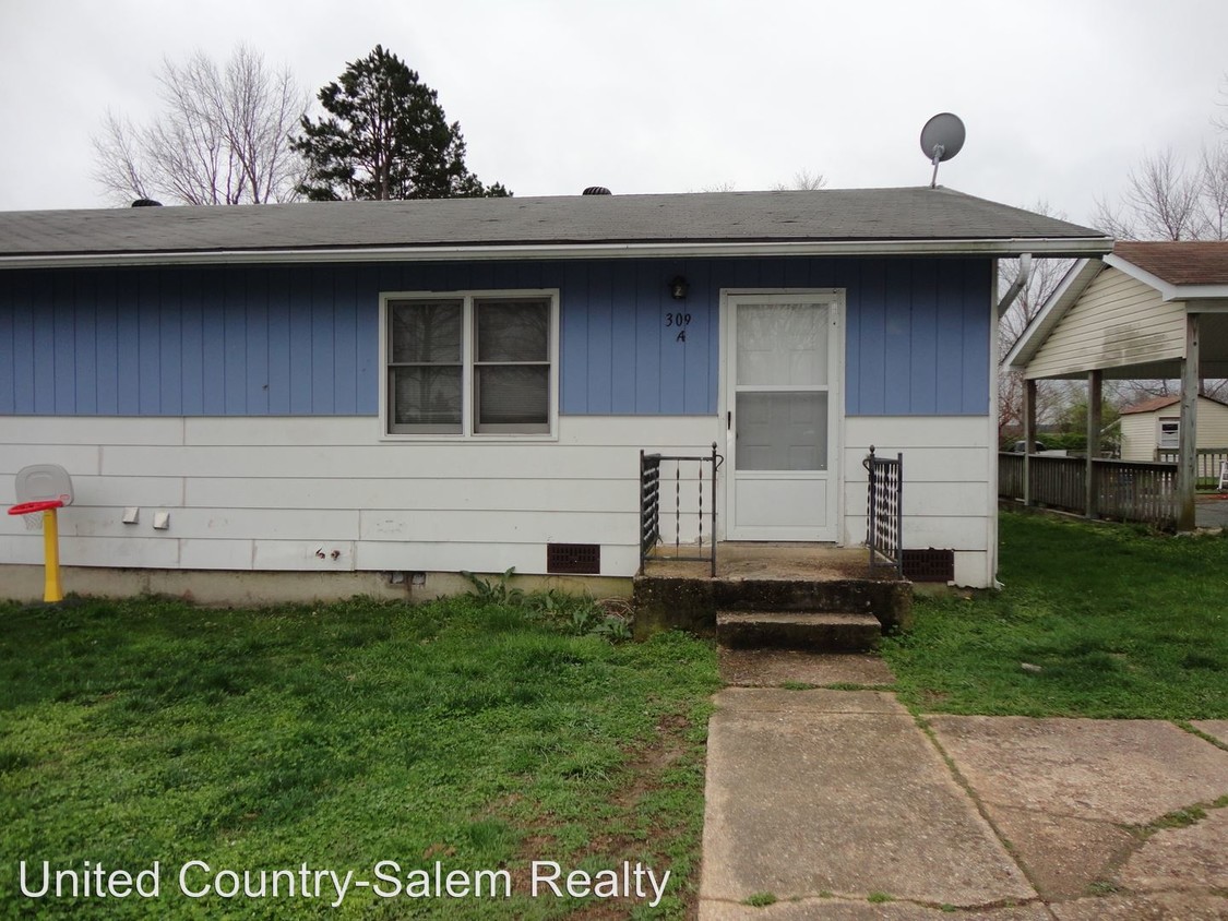 Primary Photo - 309-311 E Bryan St