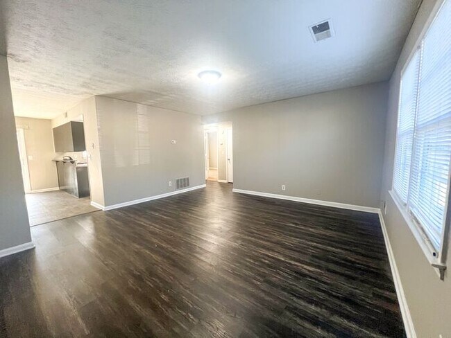 Foto del edificio - READY NOW!!! 2 Bed 1 Bath in Snellville