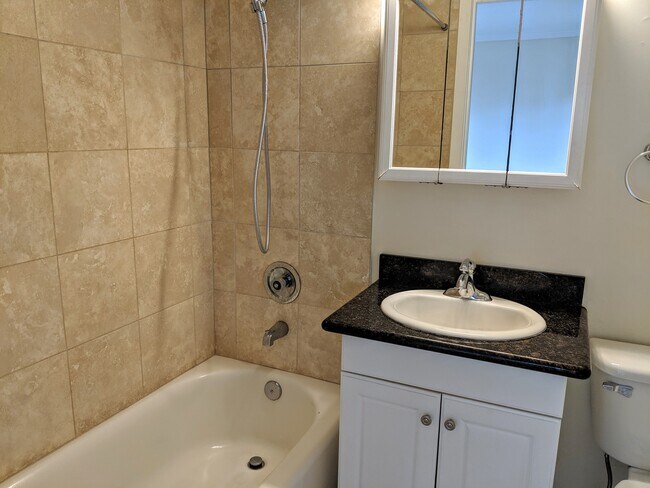 Foto del edificio - 7528 24th Ave NW