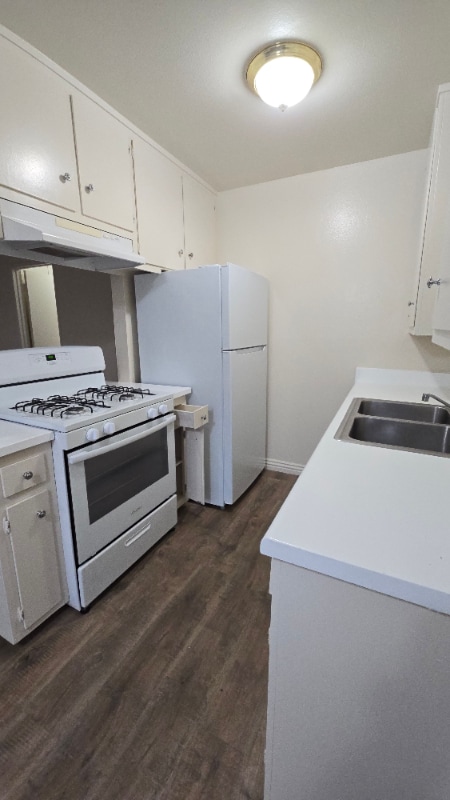 Foto del edificio - 530 N Wilson Ave