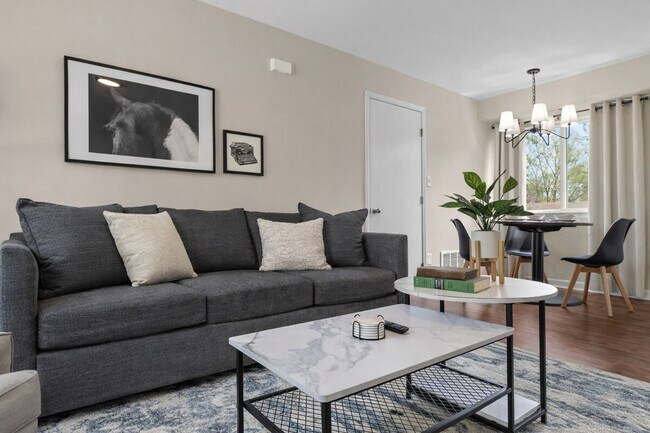 Foto del edificio - 18447 Sharon Ln