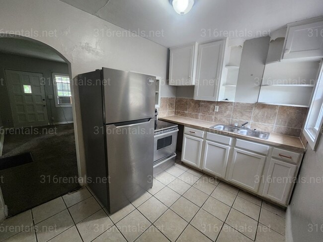 Building Photo - 1813 Woodland N