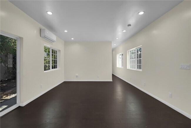 Foto del edificio - 23393 Schoolcraft St