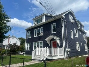 Building Photo - 385 Savin Ave
