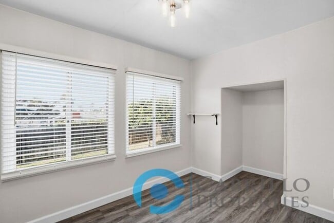 Foto del edificio - 2412 Chicago St