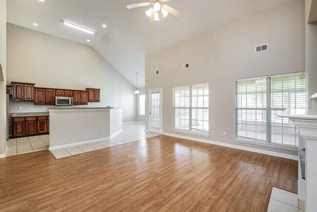 Foto del edificio - 2848 Rutherford Dr