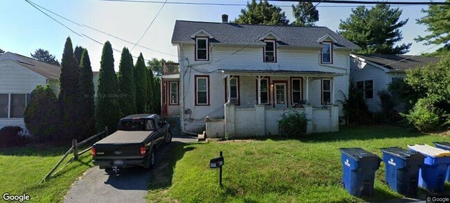 Building Photo - 1925 Valley Rd