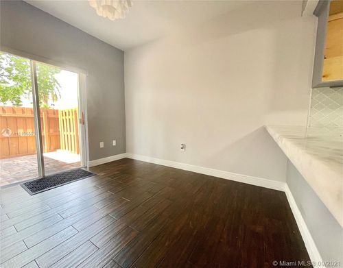 Foto del edificio - 7370 NW 174th Terrace