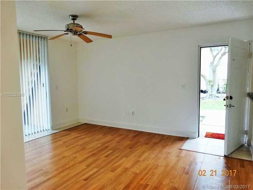 Foto del edificio - 2163 Renaissance Blvd