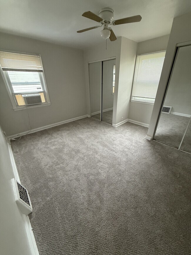 Foto del edificio - 7426 Calvin Ave