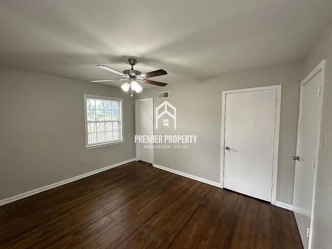 Foto del edificio - 2948 S Mendenhall Rd
