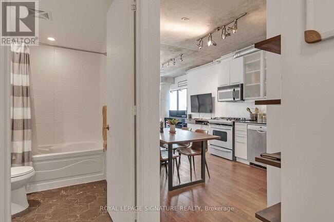 Photo du bâtiment - 533 Richmond St W