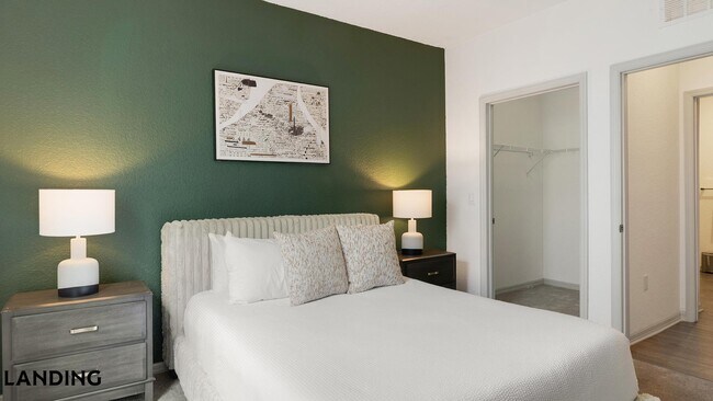 Foto del edificio - 9301 Summit Centre Way