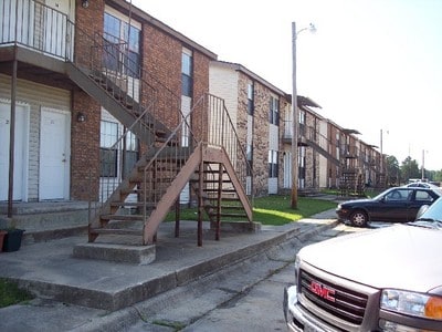 Building Photo - Oak Tree Apartments
