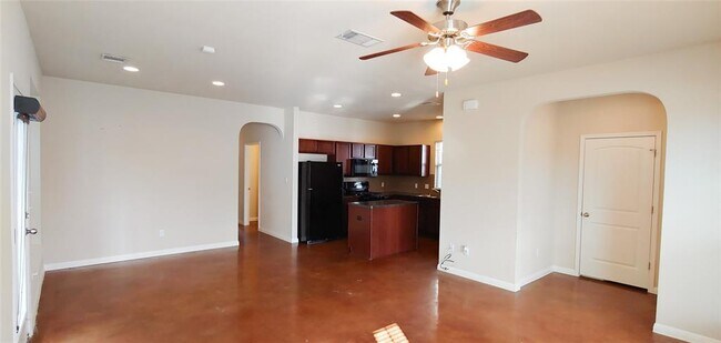 Foto del edificio - 4620 Truth Wy