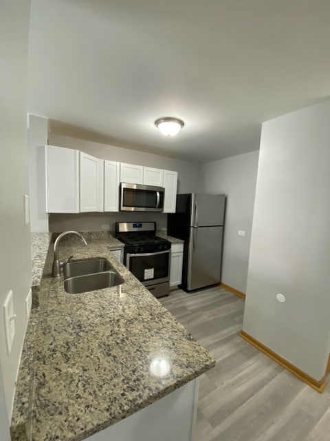 Building Photo - 2359 S Albany Ave