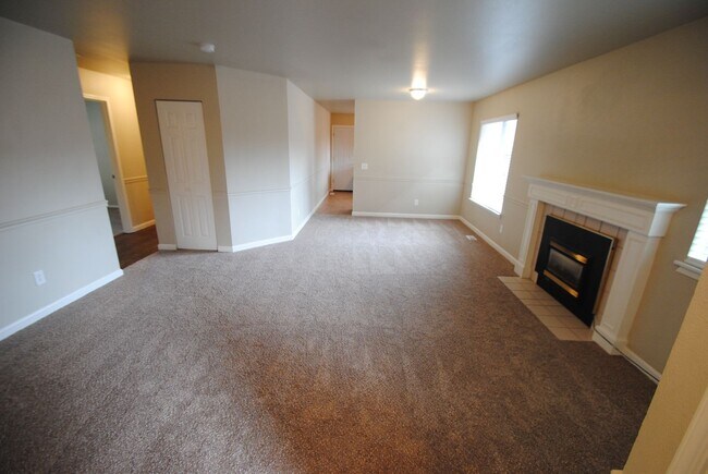 Building Photo - 16581 150th St SE