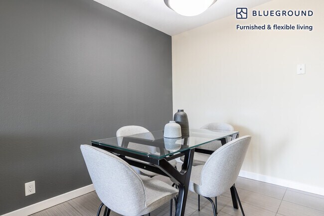 Foto del edificio - 1050 Benton St