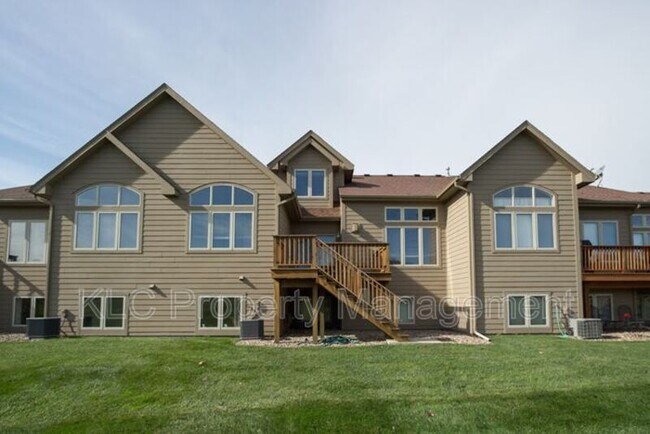 Building Photo - 550 Legacy Ct
