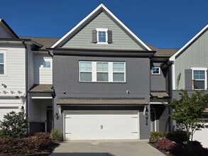 Building Photo - 2557 Oakbourne Ln