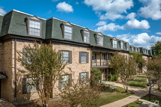 2501 Westerland Dr. - Treemont Senior Living
