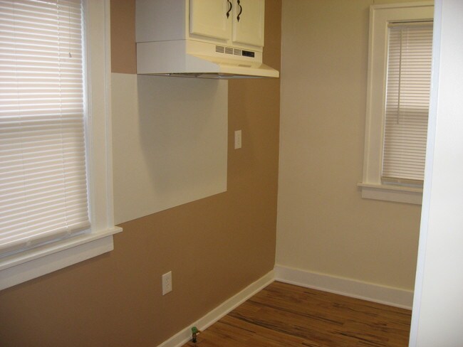 Building Photo - 1128 Rathbone St SW