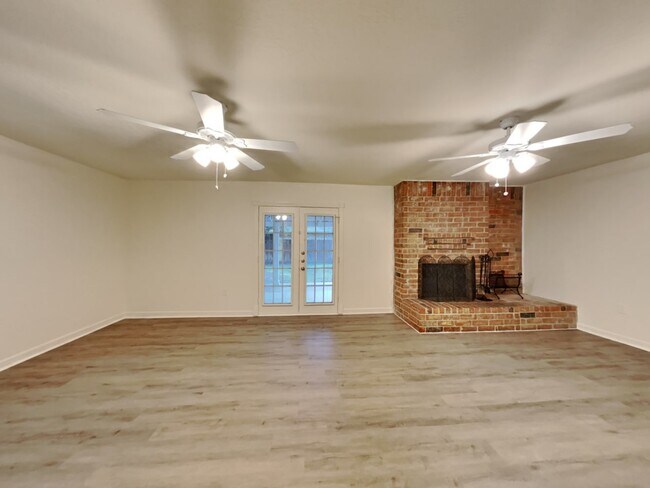 Building Photo - 10527 Mills Walk Dr