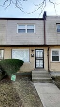 Building Photo - 1055 W 87th St