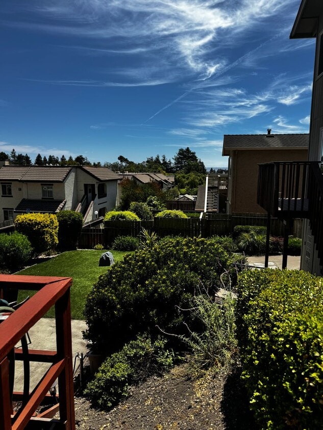 Primary Photo - Beachview Ave Beauty
