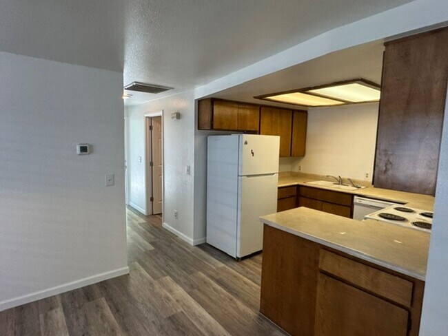 Foto del edificio - 606 S Holly St