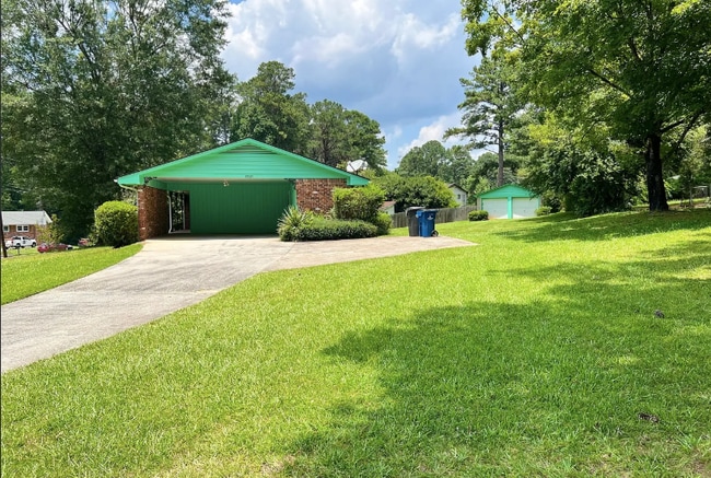 Building Photo - 2935 Heather Dr