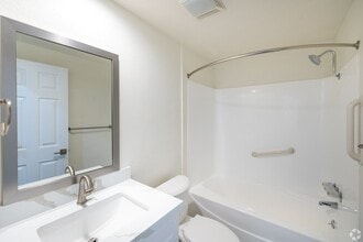 Interior Photo - Enclave 693