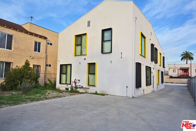 Foto del edificio - 618 N Alexandria Ave