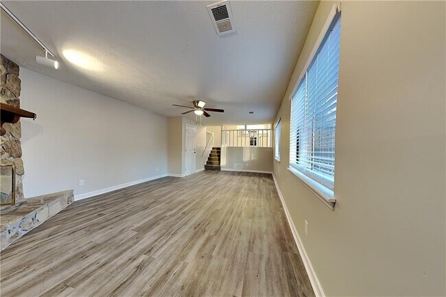 Foto del edificio - 3406 Deshong Dr SW