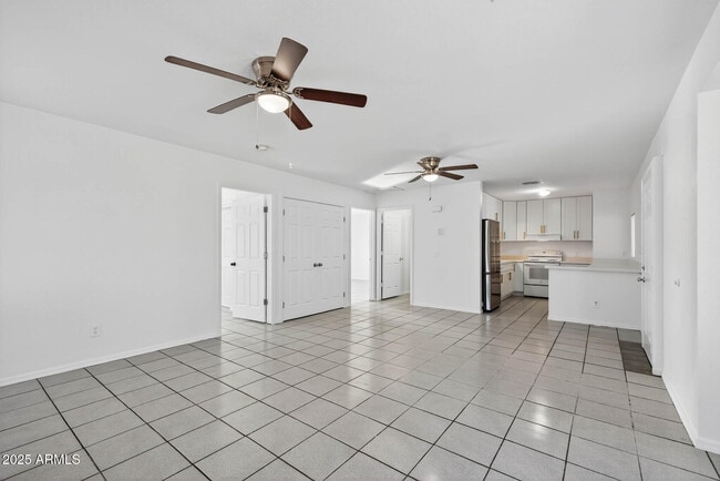 Foto del edificio - 8321 W Edwards St