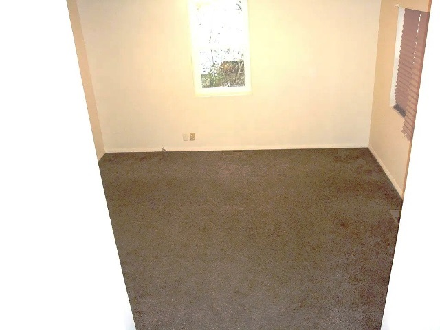 Building Photo - 609 W Market St