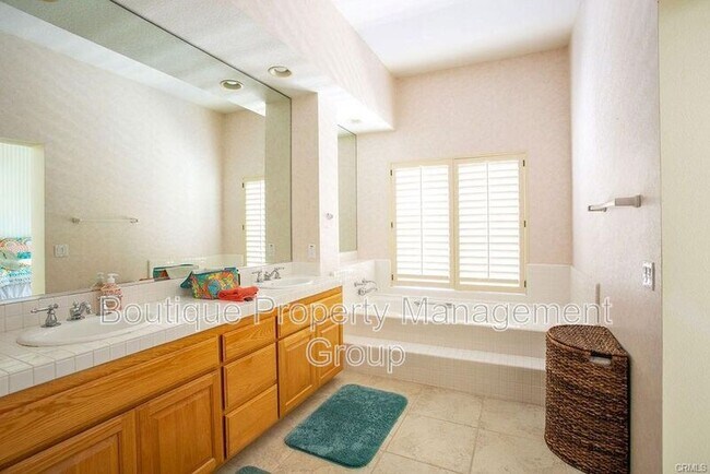 Foto del edificio - 34 Lakefront