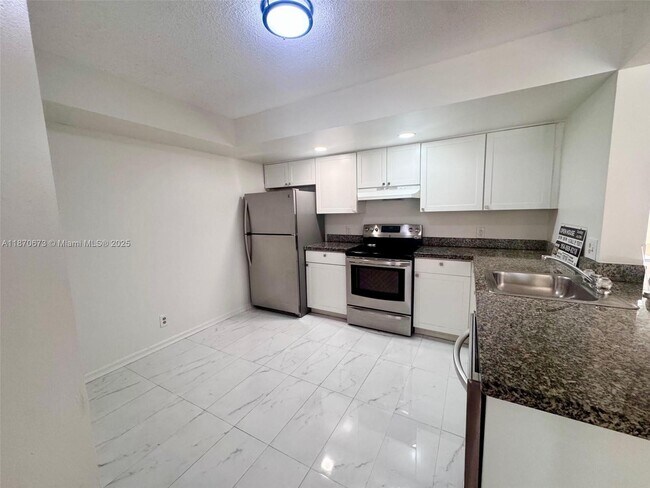 Foto del edificio - 5801 Riverside Dr