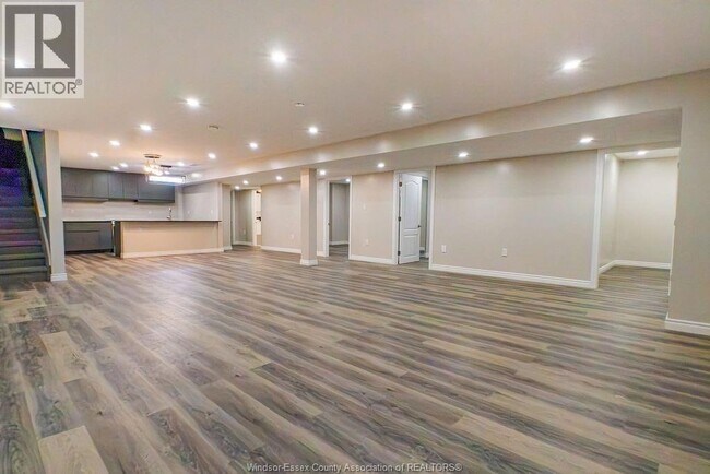 Building Photo - 1295 Tom Toth St