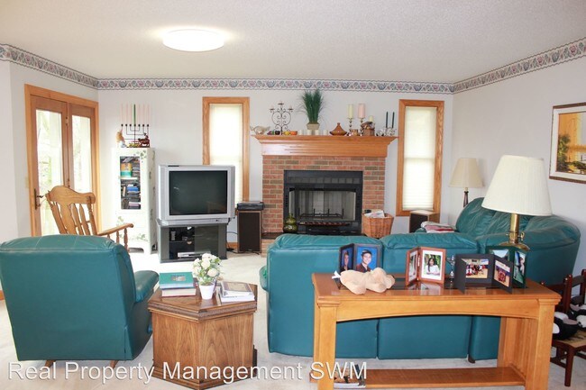 Building Photo - 4 br, 2.5 bath House - 6049 Paw Paw Lake Rd