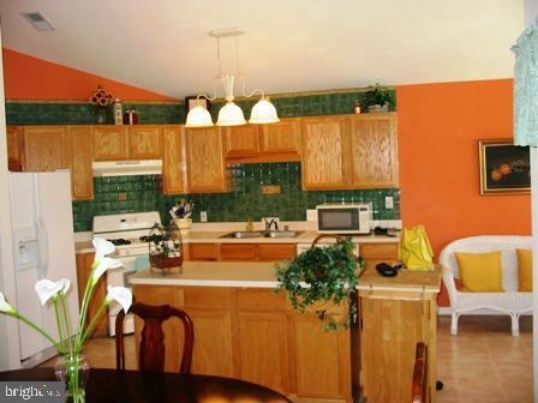 Building Photo - 1403 Bonnett Pl