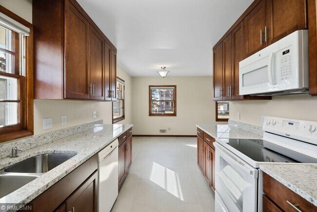 Foto del edificio - 3705 Colorado Ave S