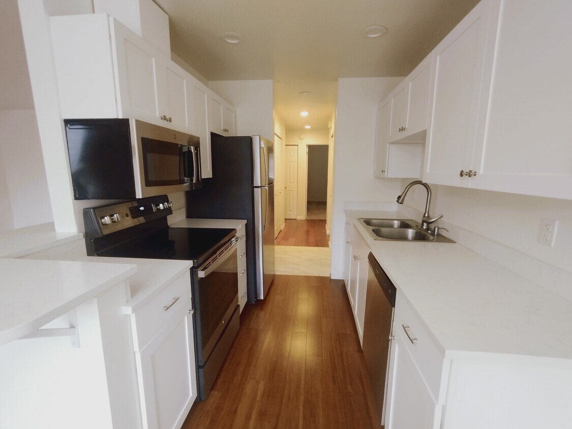 Beachwood Homes in Kirkland Apartments in Kirkland, WA