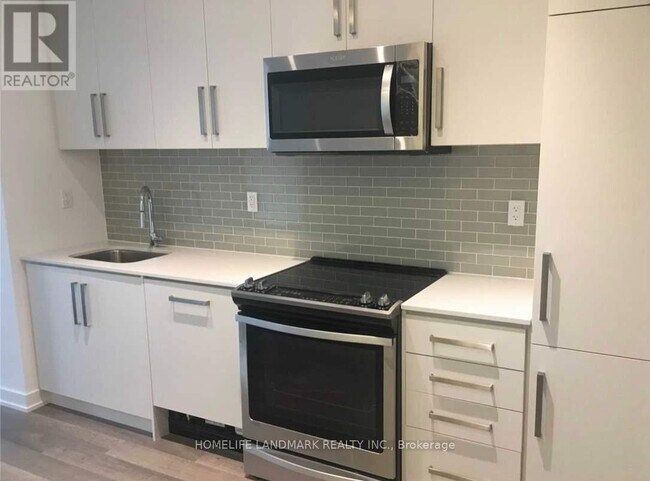 Photo du bâtiment - 5180 Yonge St
